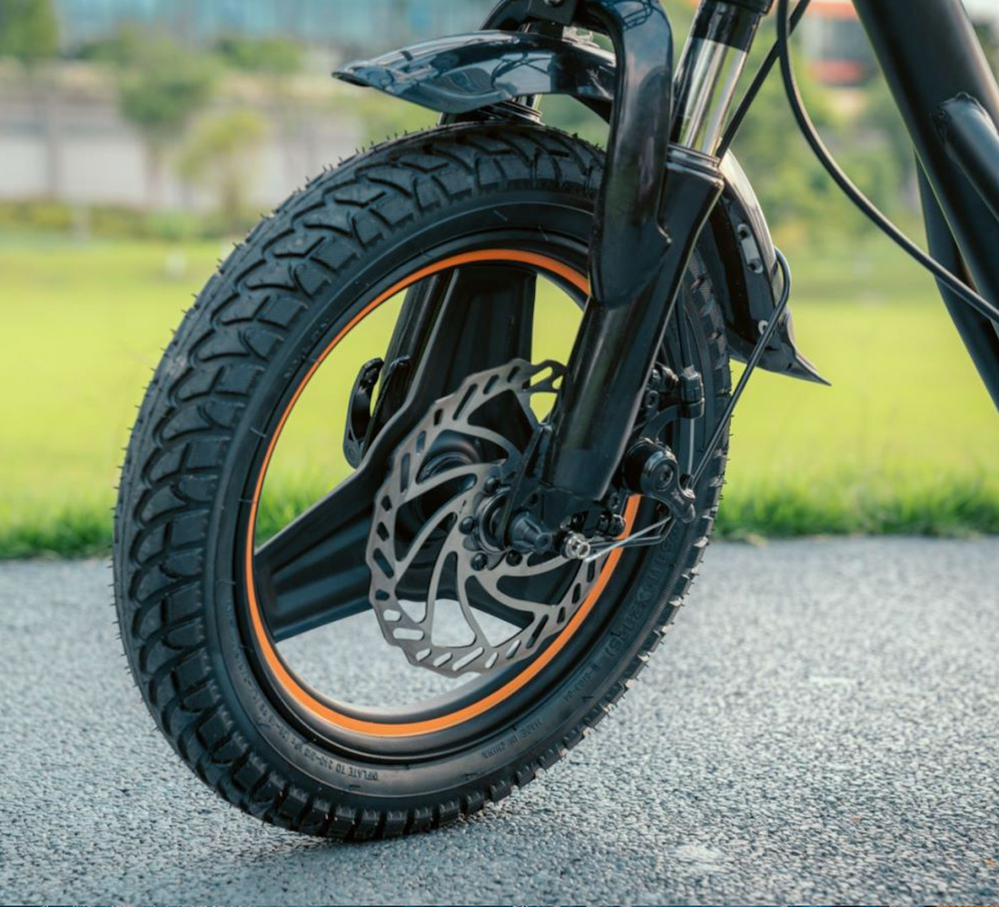 How to Choose the Right Tires for a Smooth E-Scooter Ride: A Complete Guide