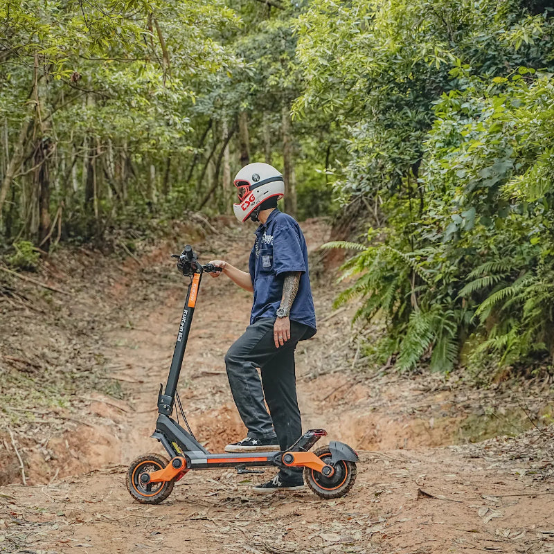 Enhanced Control: Wide rear pedals and rear-wheel drive for dynamic riding and tricks. 